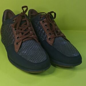 Men's Navy and Brown Textured Lace-Up Sneakers by